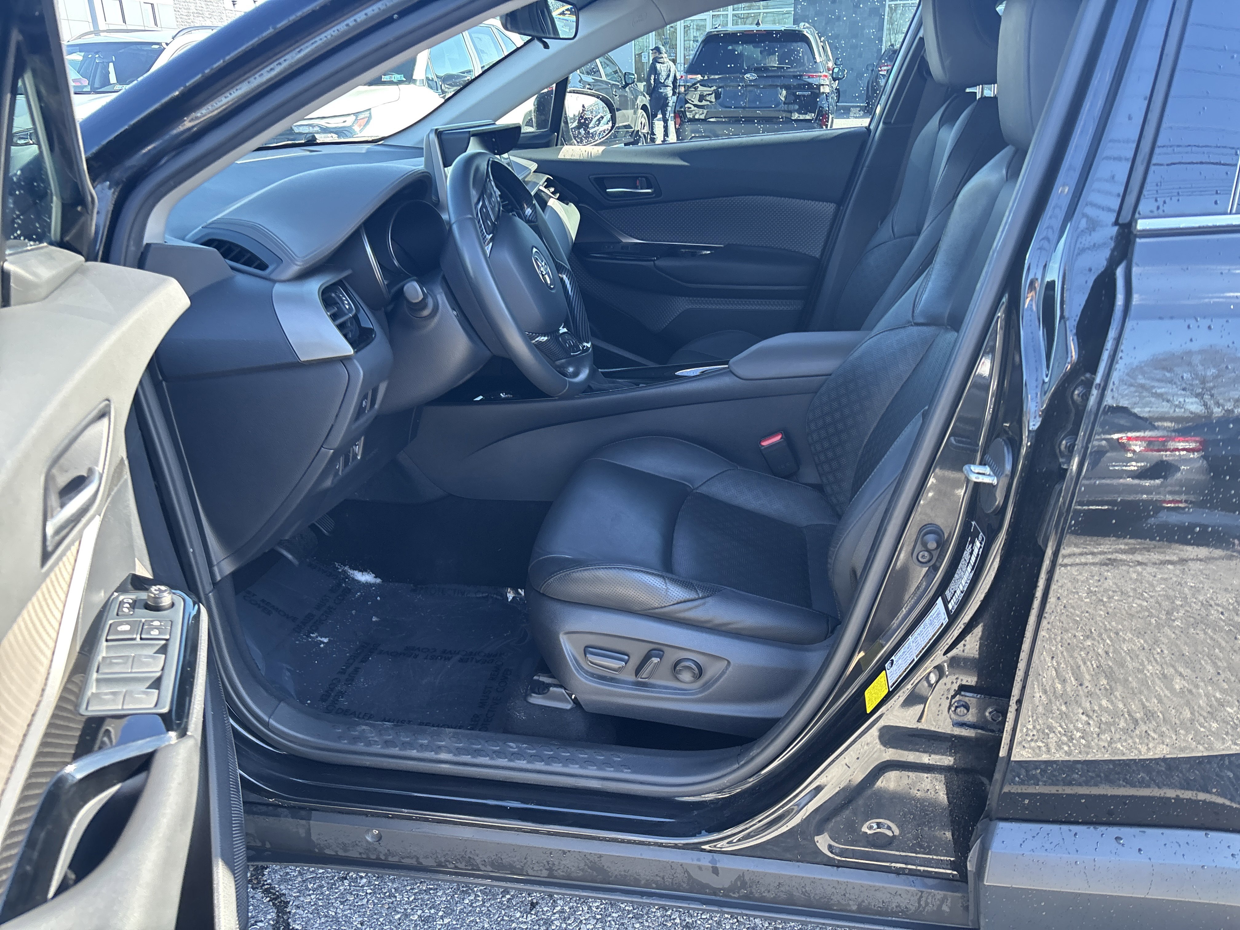 Used 2021 Toyota C-HR Limited image 30