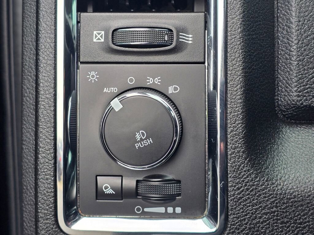 Used 2017 RAM 1500 Laramie w/ Convenience Group AWD/4WD image 22