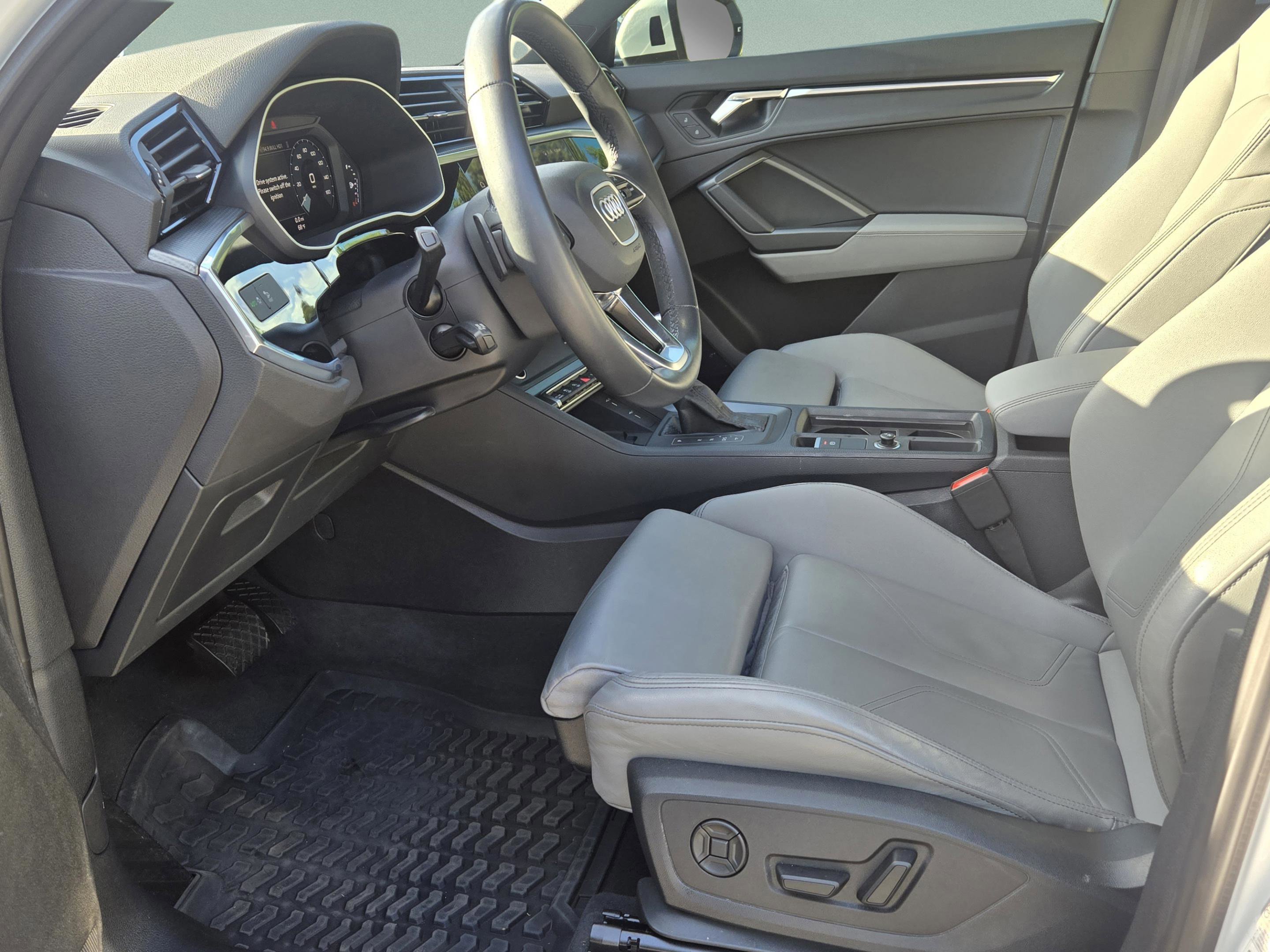 Used 2024 Audi Q3 2.0T Premium Plus AWD/4WD image 31