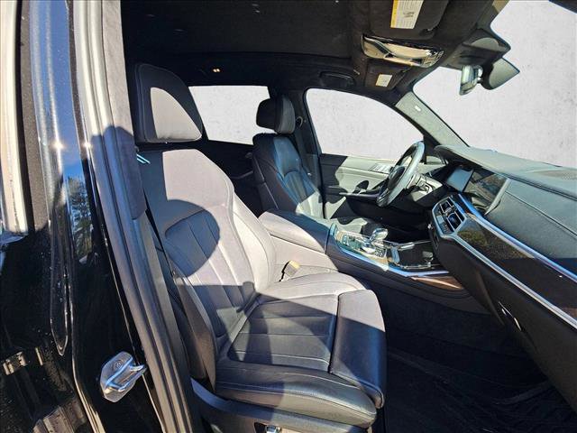 Used 2020 BMW X7 xDrive40i w/ Executive Package image 17