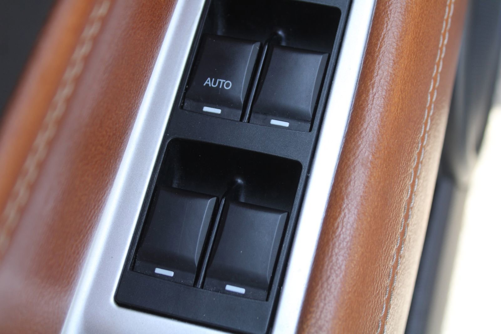 Used 2015 Jeep Compass Limited w/ Sun/Sound Group image 19