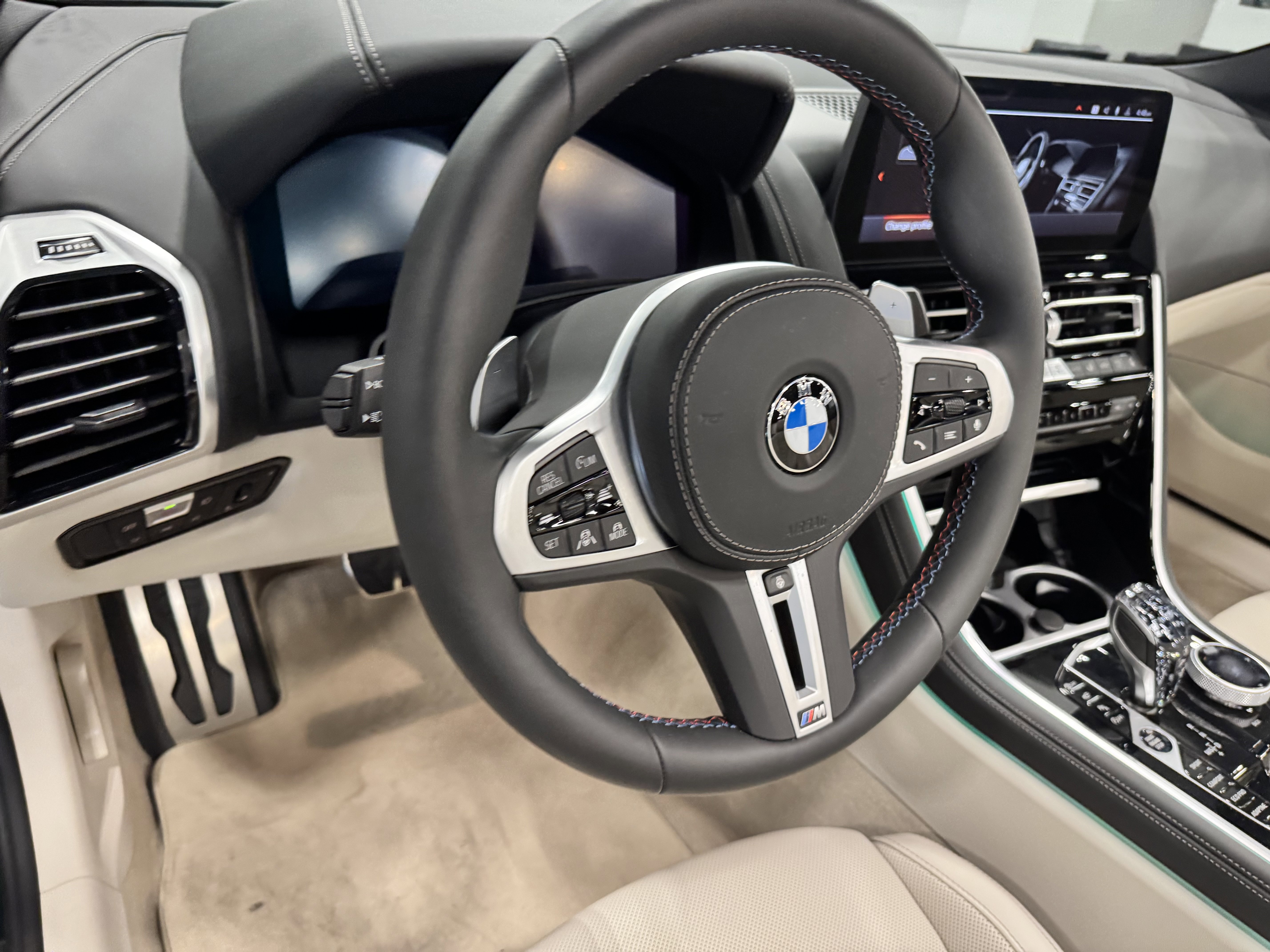 Used 2025 BMW M850i xDrive Convertible image 10