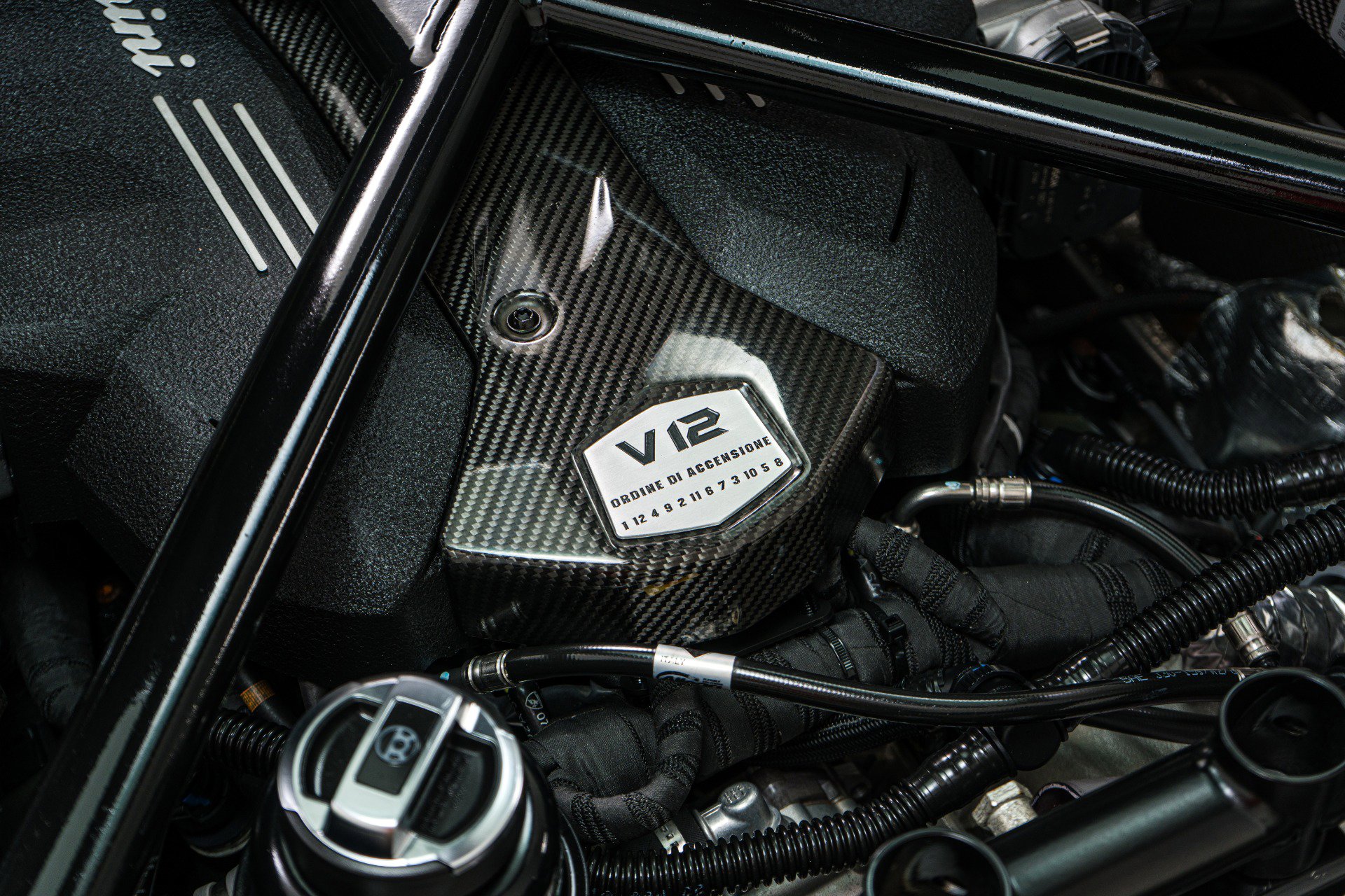 Used 2019 Lamborghini Aventador S image 49