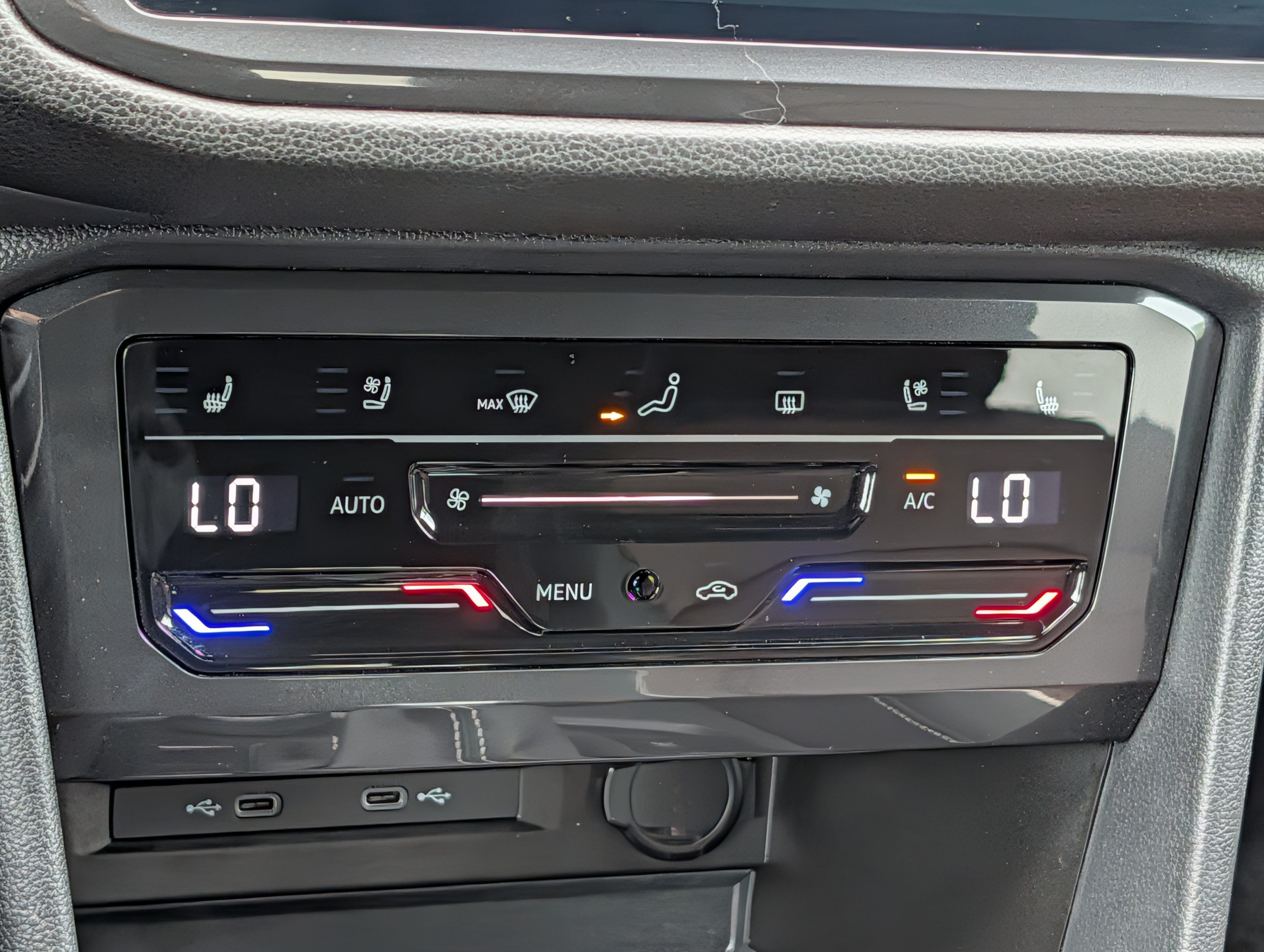 Certified 2023 Volkswagen Tiguan SEL R-Line AWD/4WD image 23