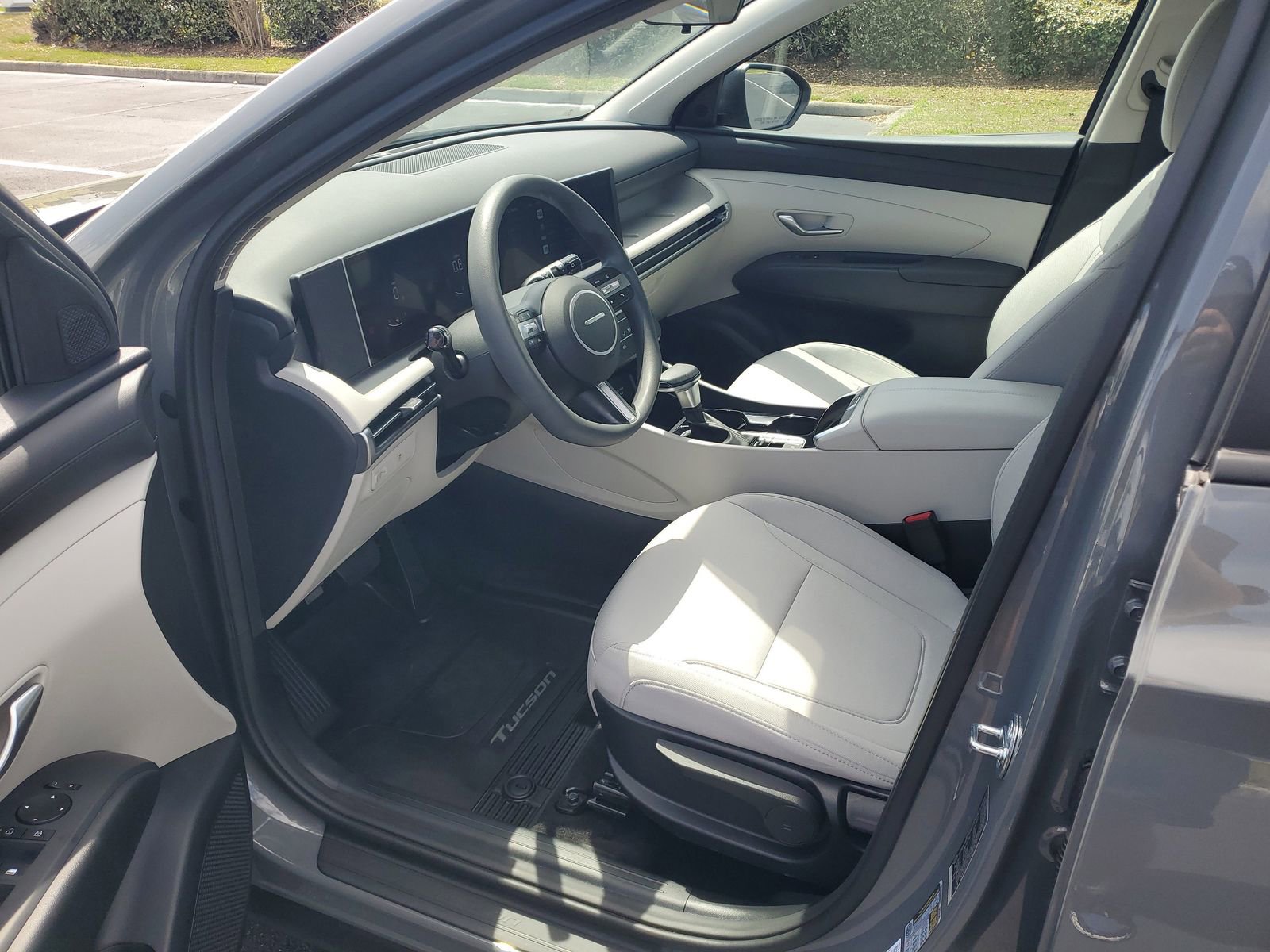 Used 2025 Hyundai Tucson SE FWD image 15