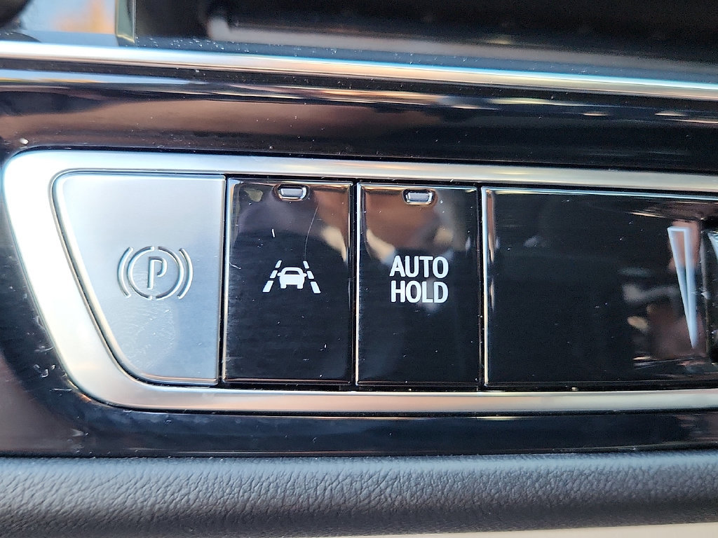 Used 2024 Cadillac Lyriq Luxury RWD image 24