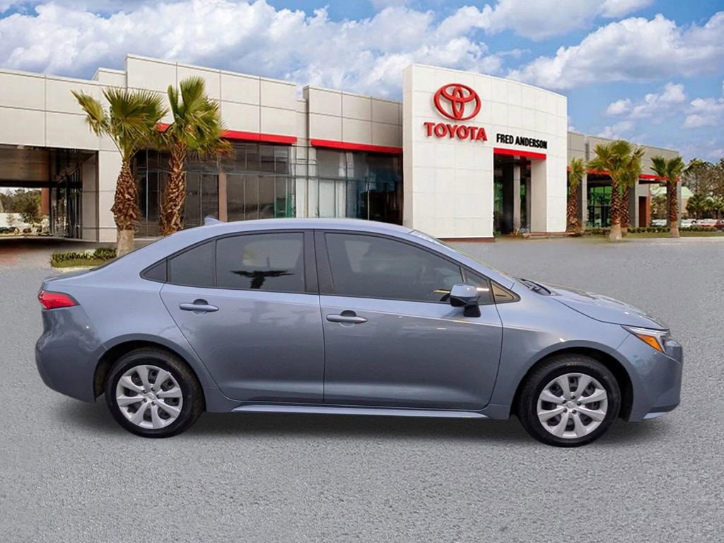 Certified 2025 Toyota Corolla LE image 4