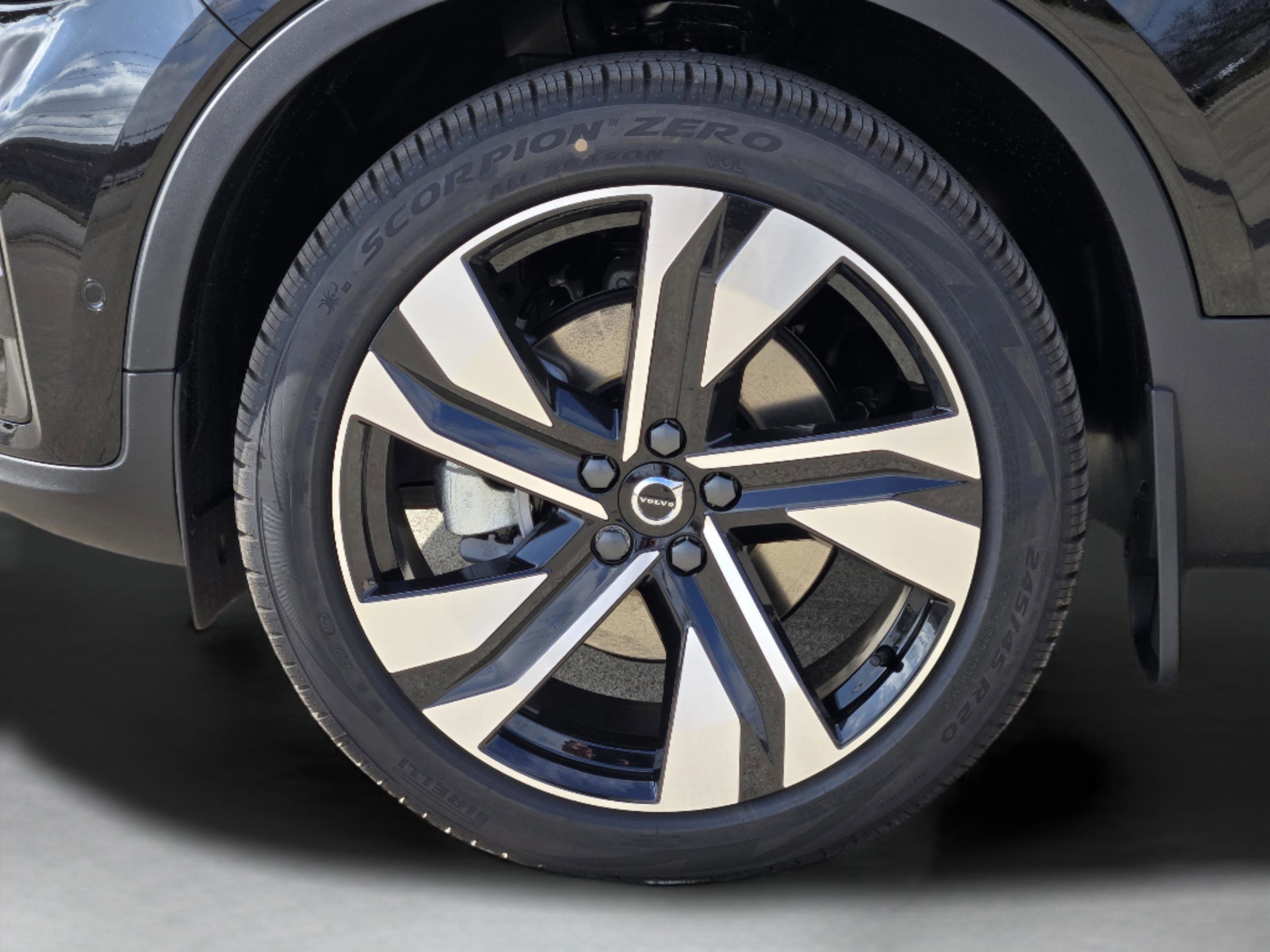 New 2026 Volvo XC40 B5 Ultra w/ Protection Package Premier AWD/4WD image 36