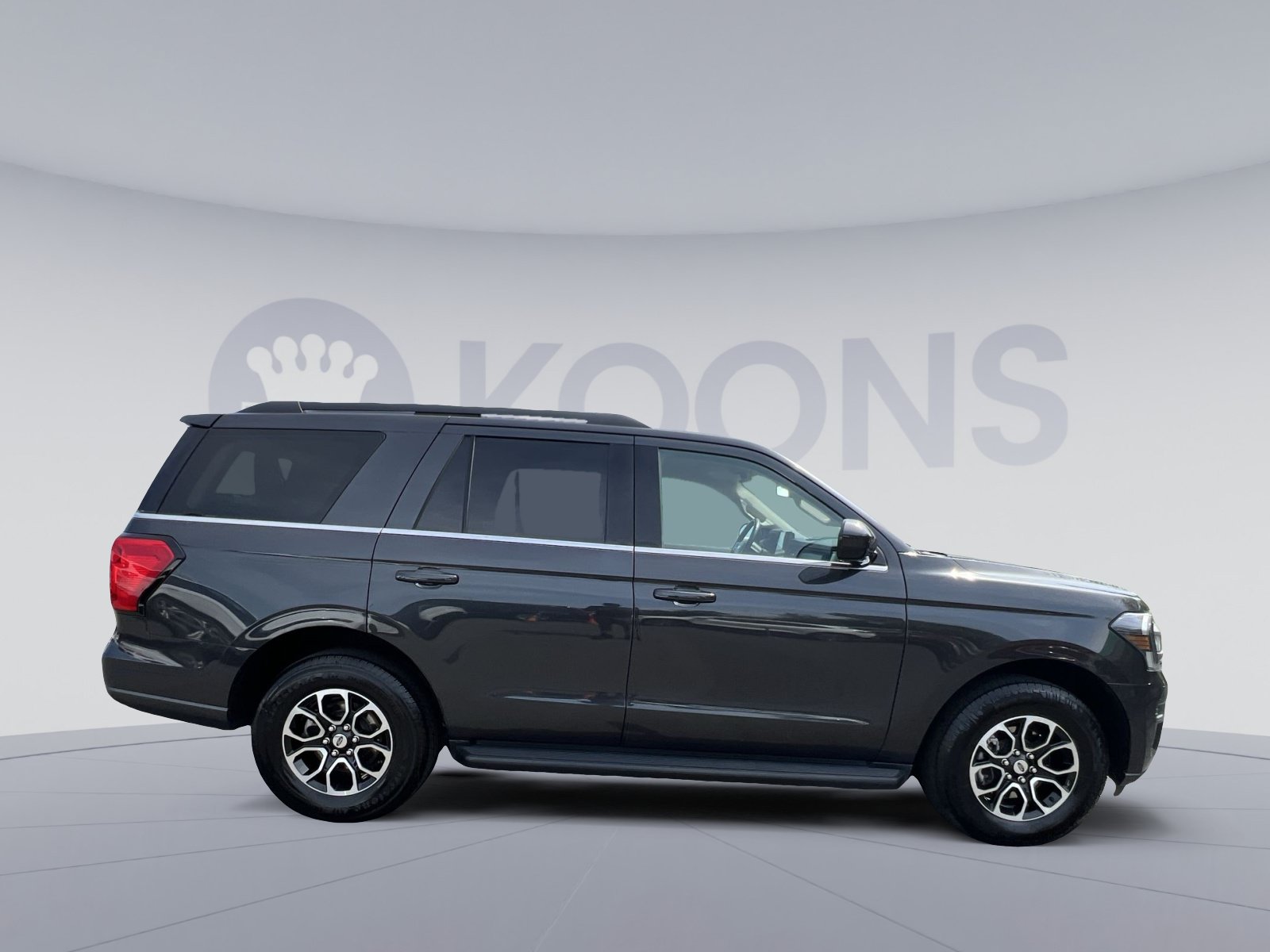 Used 2024 Ford Expedition XLT AWD/4WD image 12