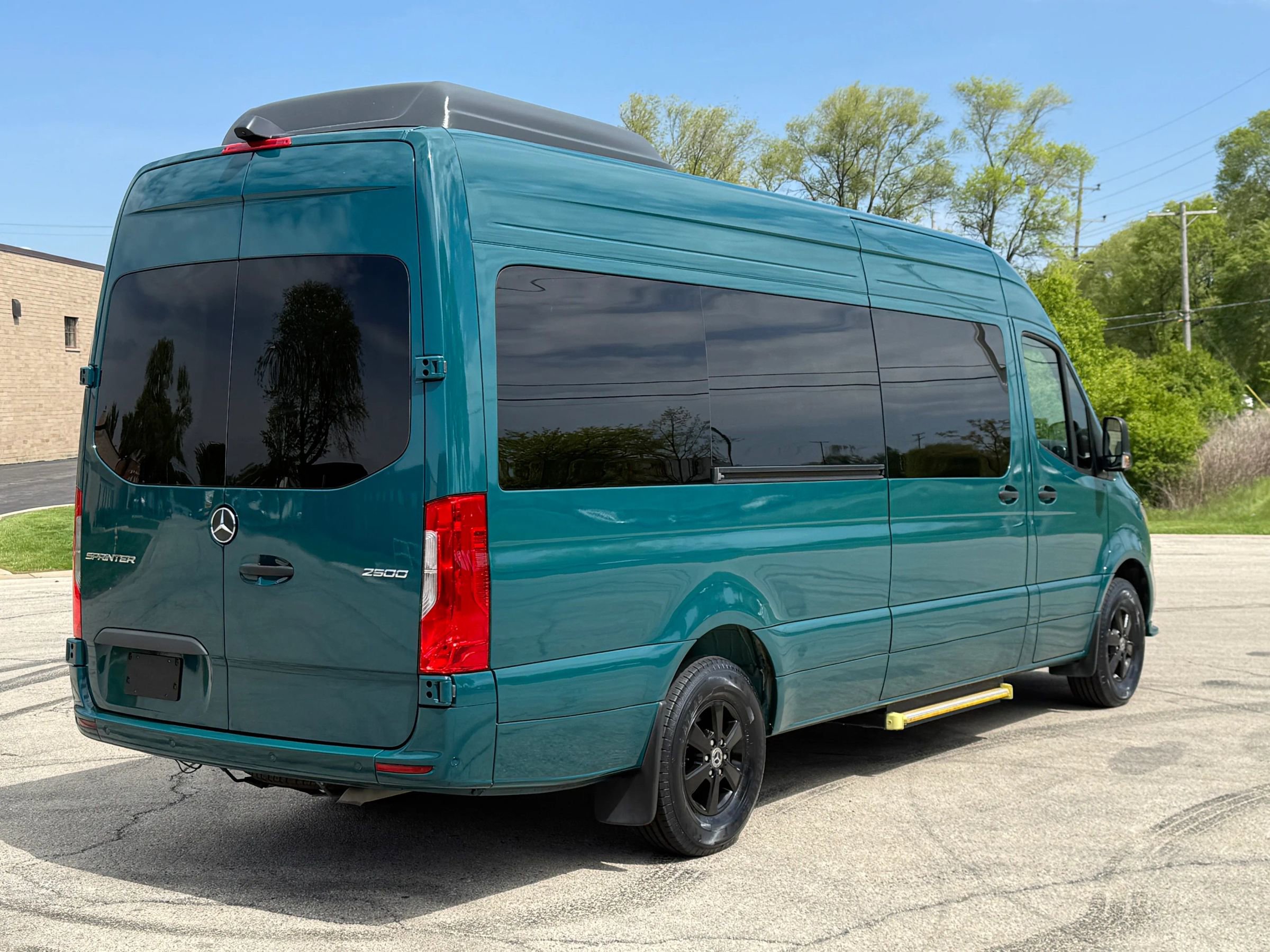 Used 2024 Mercedes-Benz Sprinter 2500 image 4