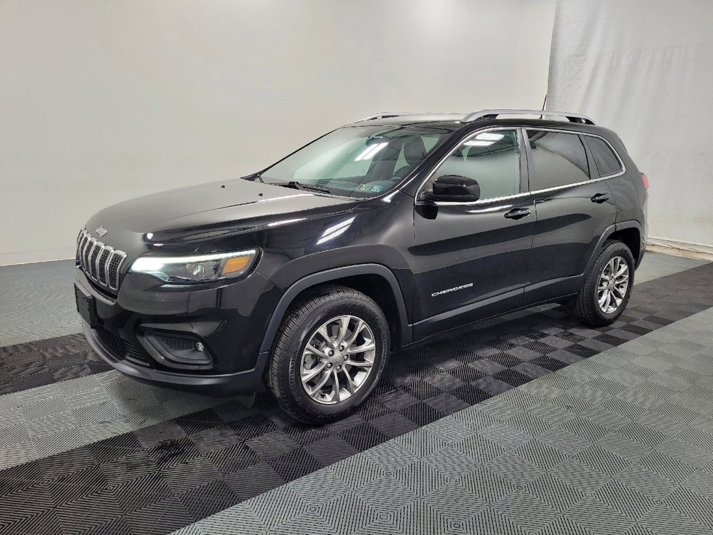 Used 2019 Jeep Cherokee Latitude Plus AWD/4WD image 2