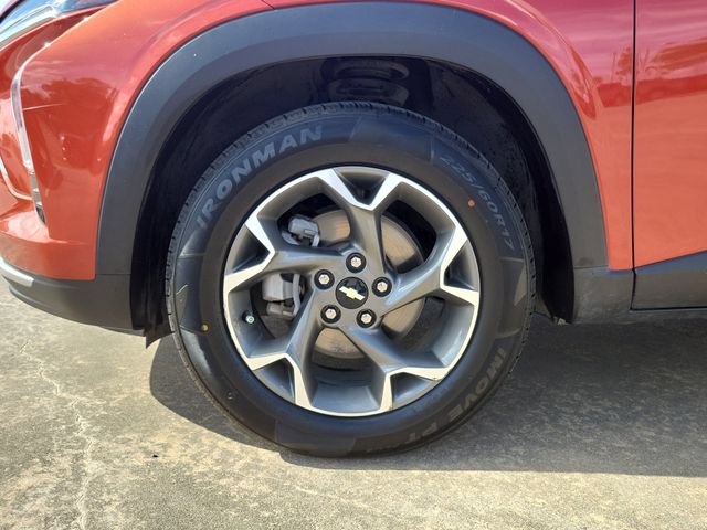 Used 2024 Chevrolet Trax LT w/ Driver Confidence Package FWD image 8