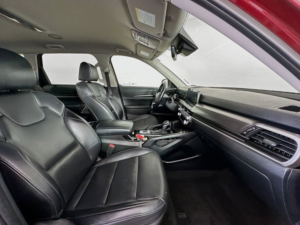 Used 2023 Kia Telluride S image 28