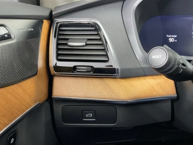 Certified 2025 Volvo XC90 B6 Plus w/ Protection Package Premier AWD/4WD image 25