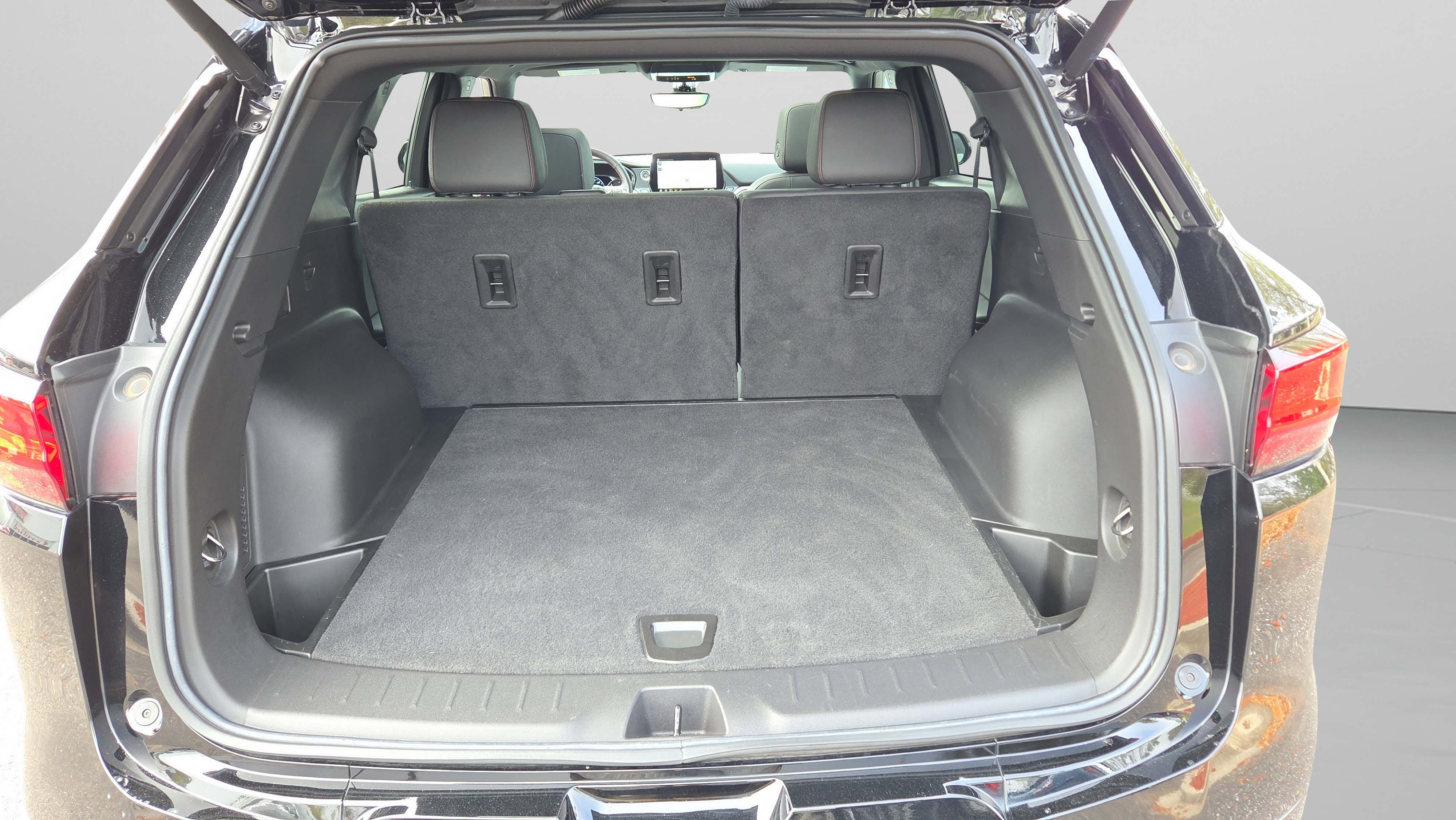 Used 2023 Chevrolet Blazer RS w/ Driver Confidence II Package image 16