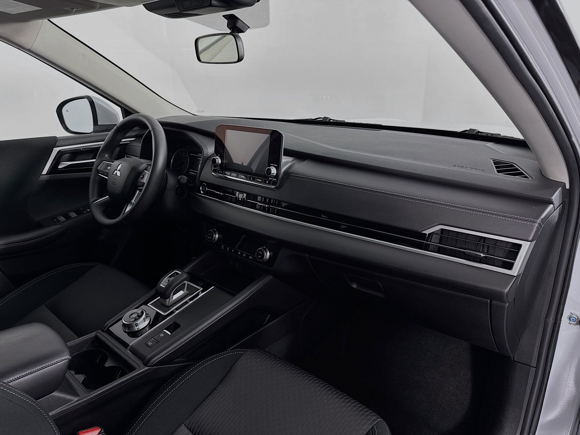 Used 2023 Mitsubishi Outlander ES FWD image 27