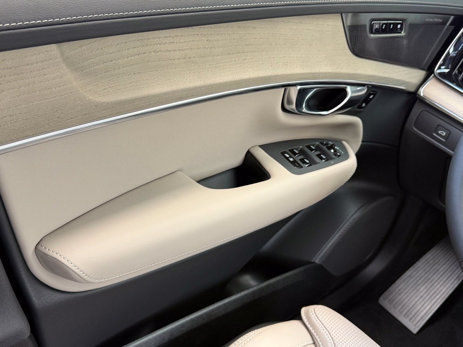 New 2027 Volvo XC90 B6 Ultra AWD/4WD image 41