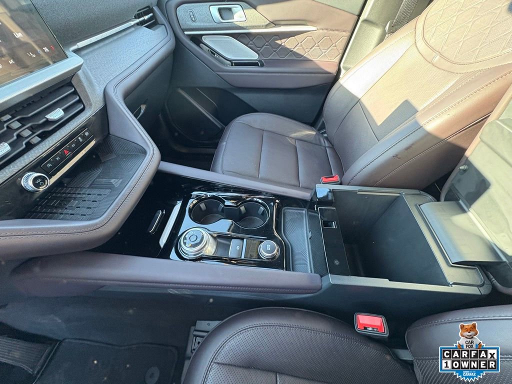 Certified 2025 Ford Explorer Platinum w/ LUX Leather Package image 21