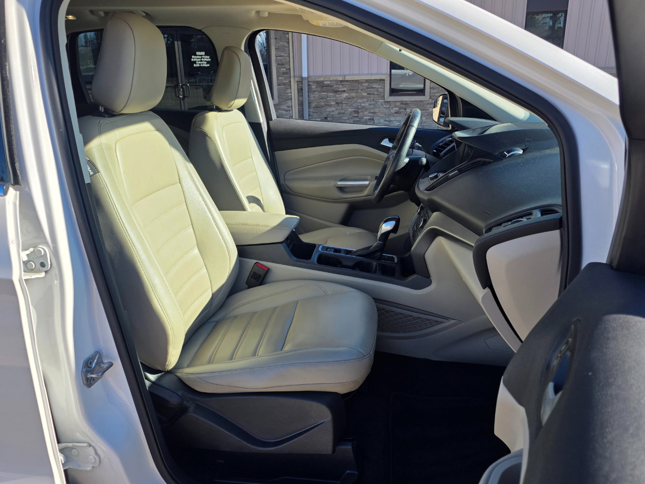 Used 2019 Ford Escape SEL image 25