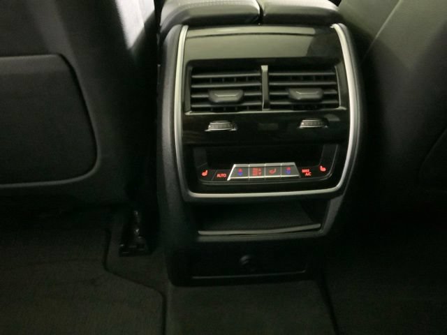 Used 2019 BMW X5 xDrive50i w/ Executive Package AWD/4WD image 27