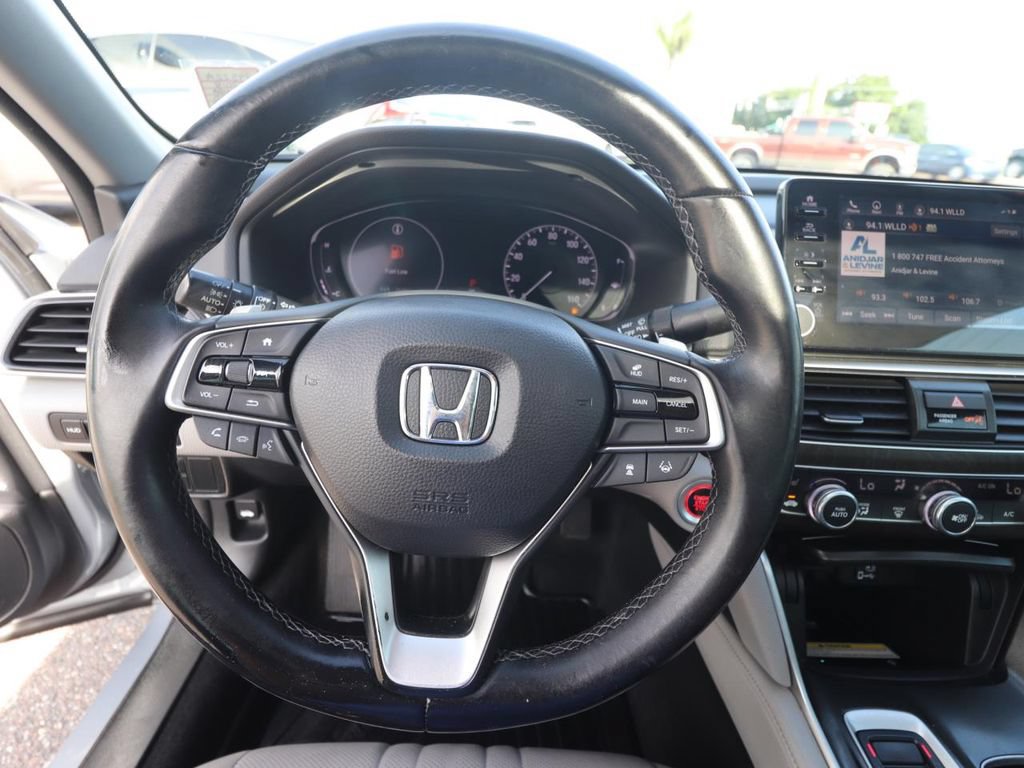 Used 2018 Honda Accord Touring image 17