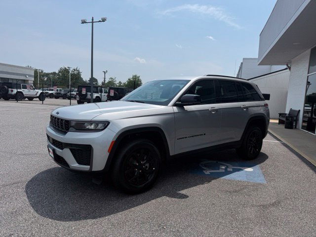 New 2026 Jeep Grand Cherokee Altitude AWD/4WD image 18