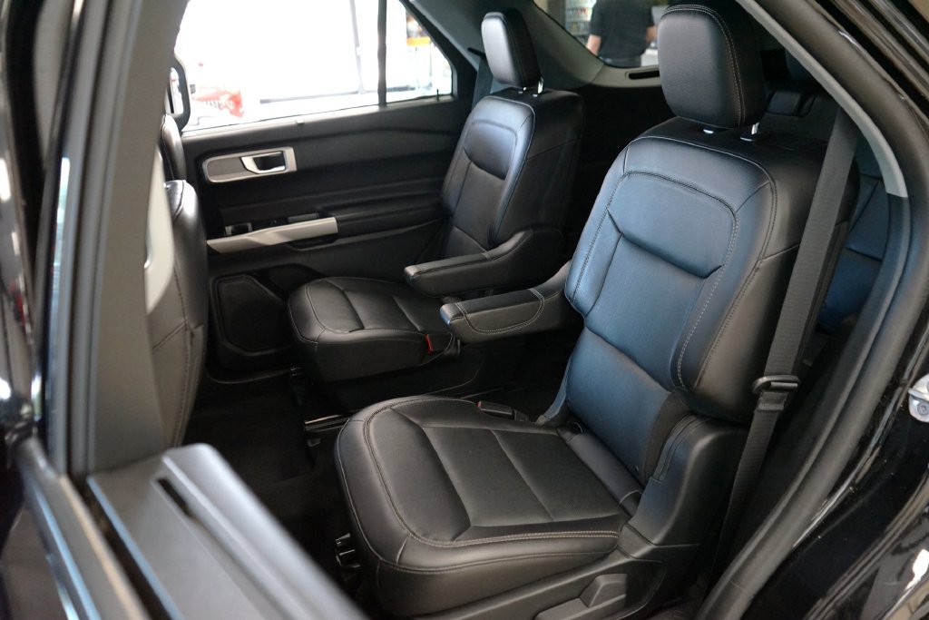 Used 2023 Ford Explorer Limited w/ Equipment Group 301A AWD/4WD image 50