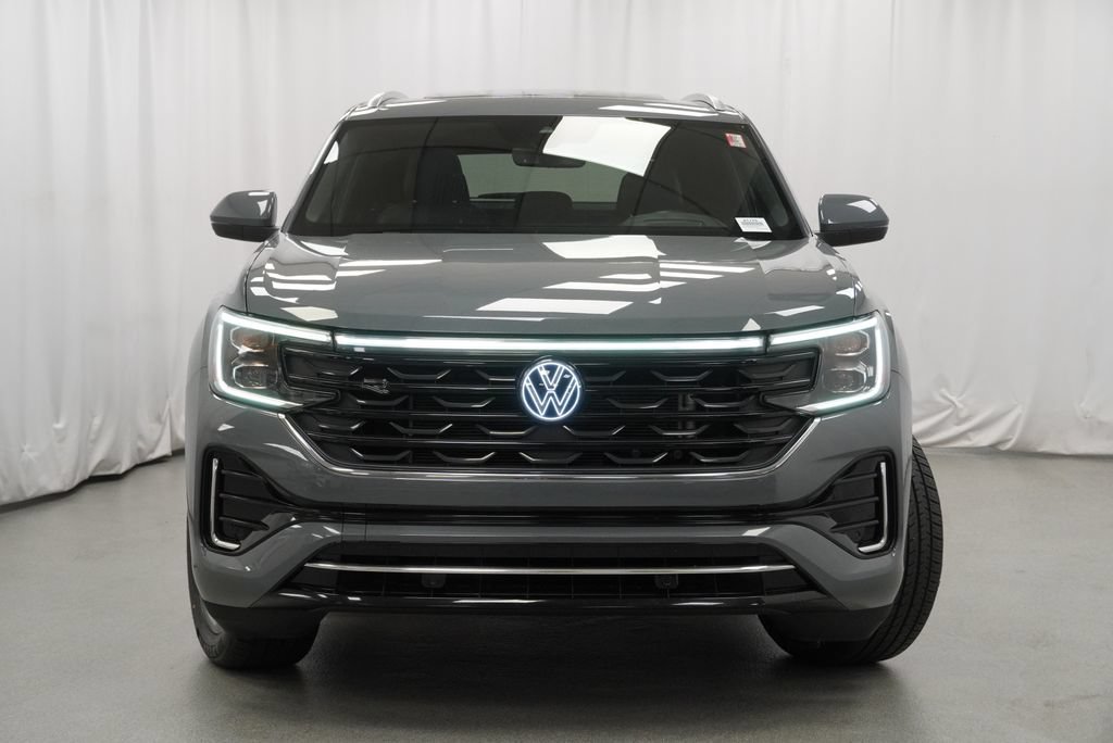Used 2024 Volkswagen Atlas Cross Sport SEL R-Line AWD/4WD image 36