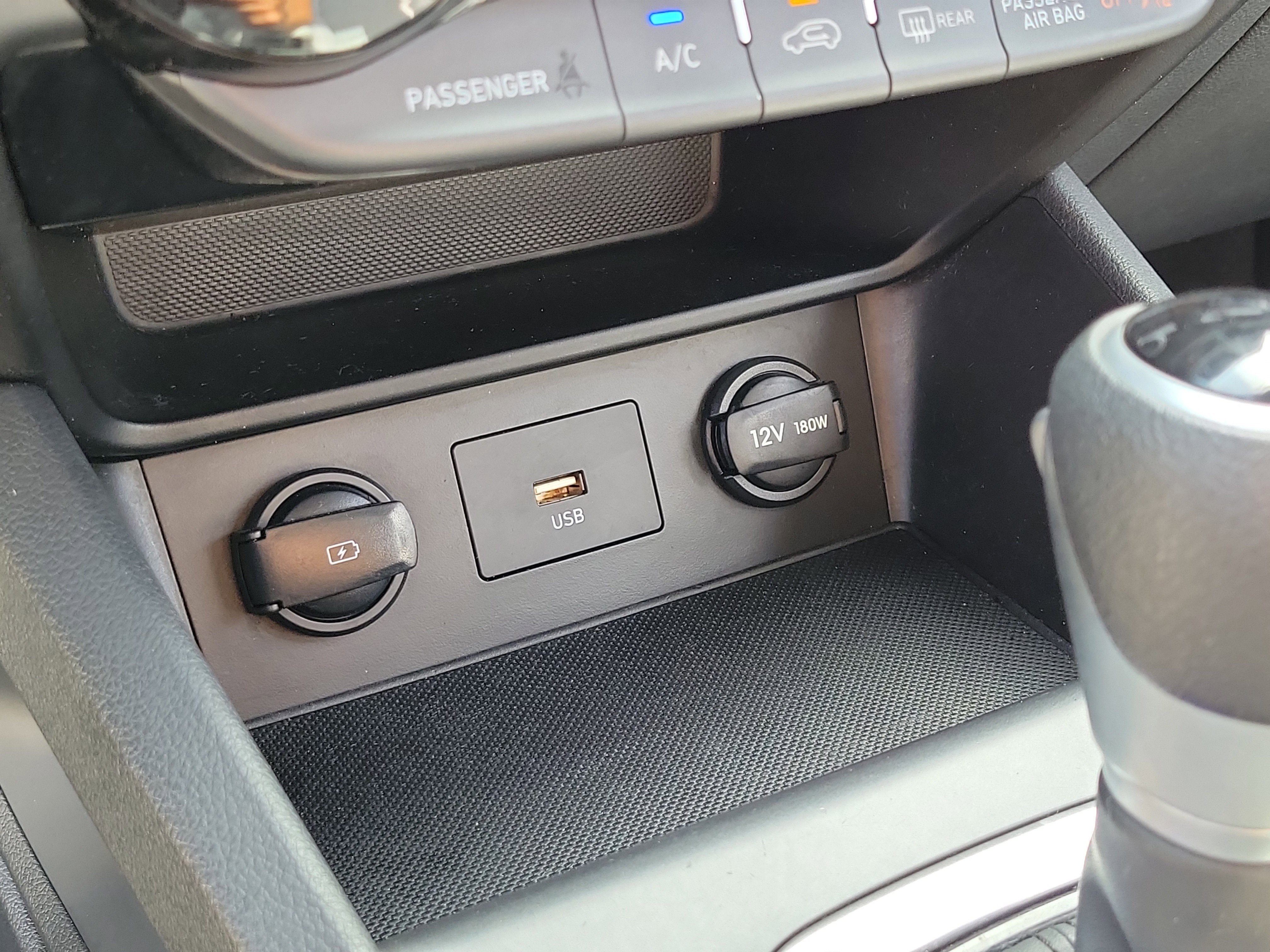 Used 2023 Hyundai Kona SEL AWD/4WD image 29