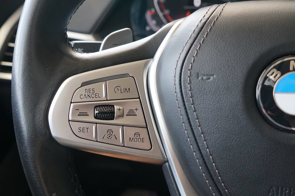 Used 2020 BMW X7 xDrive40i w/ Premium Package AWD/4WD image 17