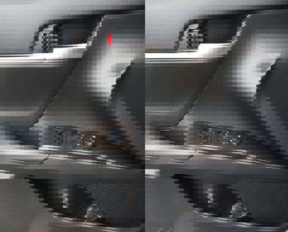 Used 2024 Toyota Camry SE image 27