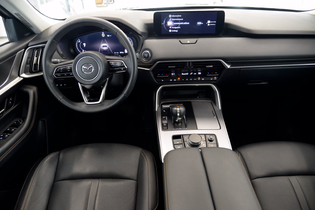 Certified 2024 MAZDA CX-90 Plug-In Hybrid w/ Premium Pkg AWD/4WD image 17
