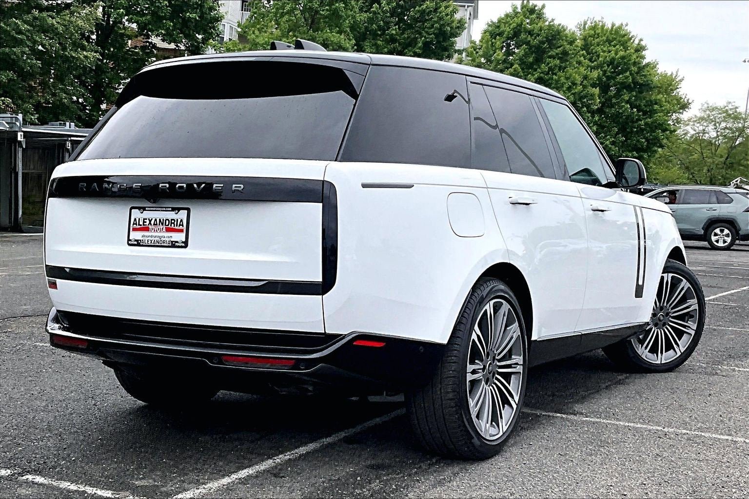 Used 2024 Land Rover Range Rover SE AWD/4WD image 12