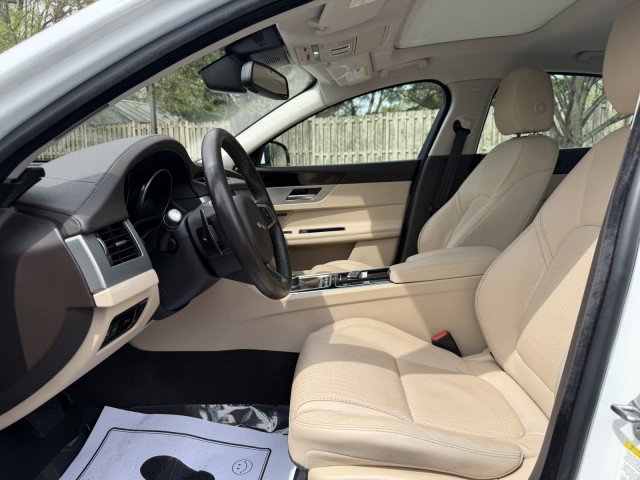 Used 2018 Jaguar XF Prestige AWD/4WD image 18