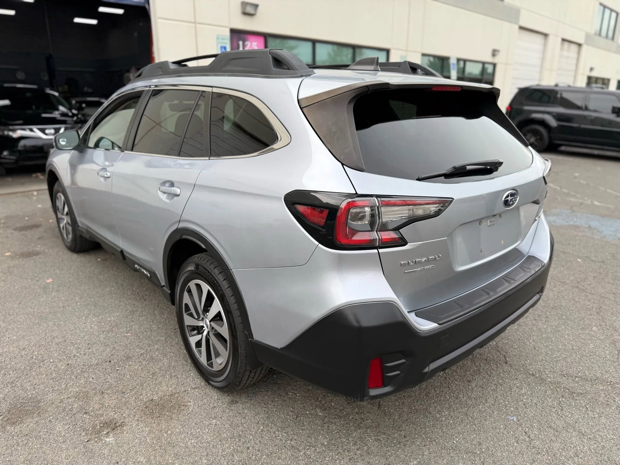 Used 2020 Subaru Outback Premium image 13