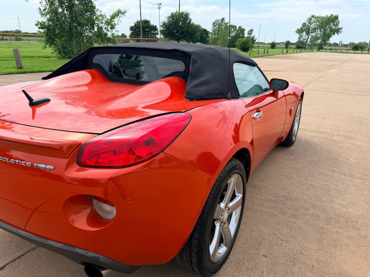 Used 2008 Pontiac Solstice GXP w/ Premium Package RWD image 28