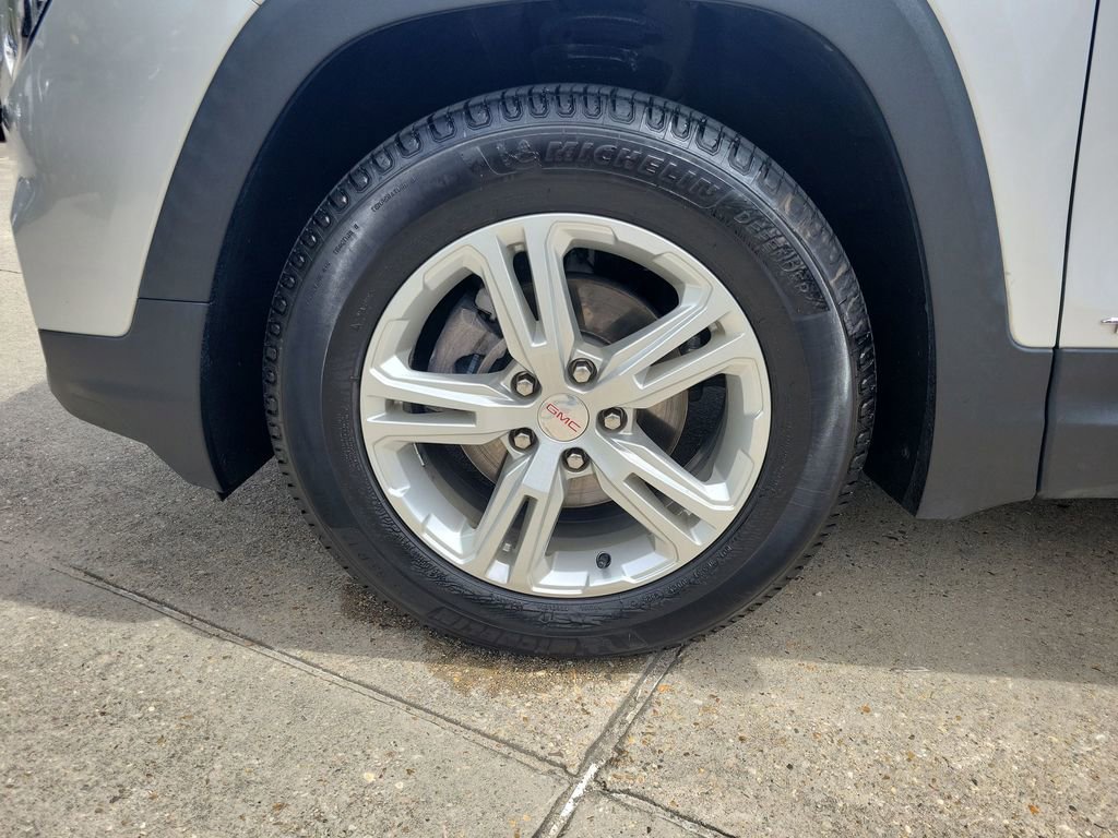 Used 2022 GMC Terrain SLE image 32