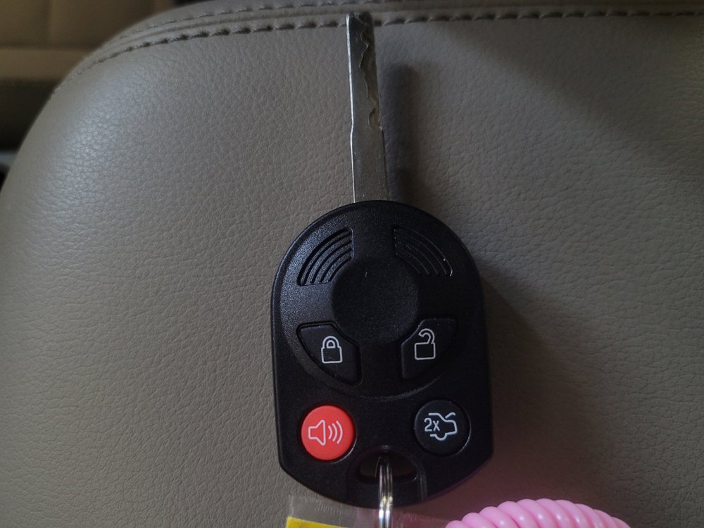 Used 2013 Ford C-MAX SE FWD image 32