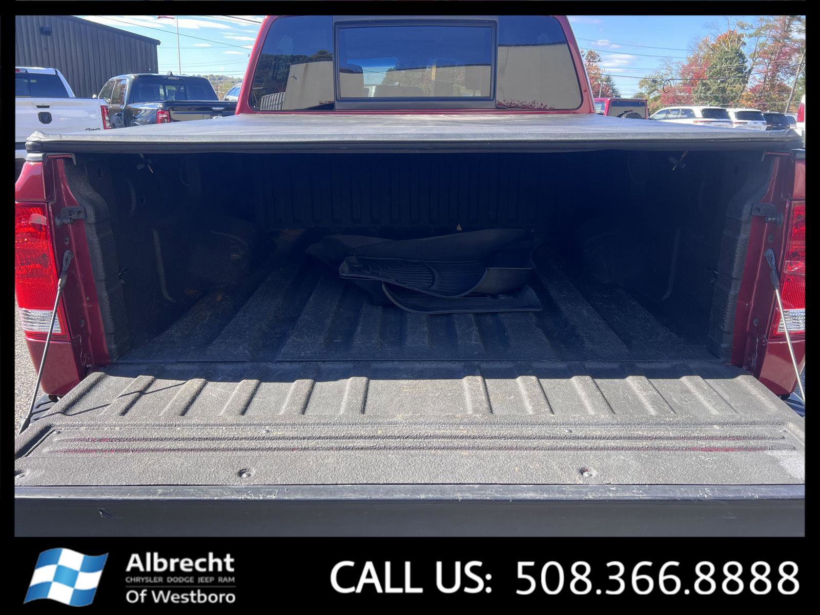 Used 2015 Nissan Titan SV w/ SV Value Truck Package image 15