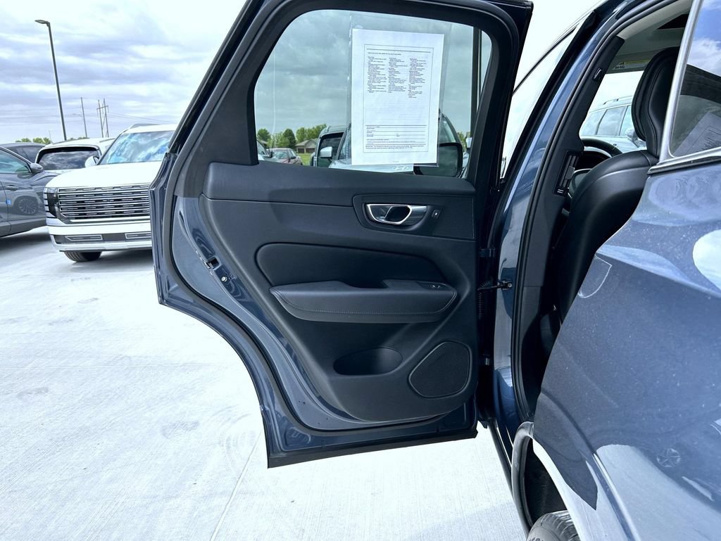 Used 2024 Volvo XC60 B5 Core w/ Climate Package AWD/4WD image 20