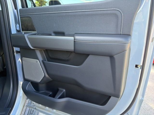 Used 2025 Ford F350 Lariat w/ Lariat Ultimate Package image 16