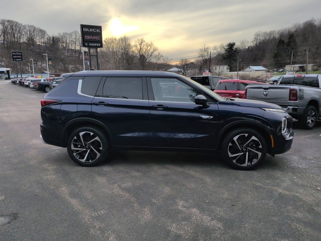 Used 2023 Mitsubishi Outlander SEL video 2