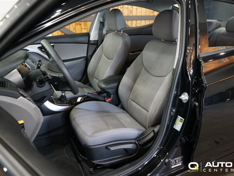 Used 2013 Hyundai Elantra Sedan FWD image 10