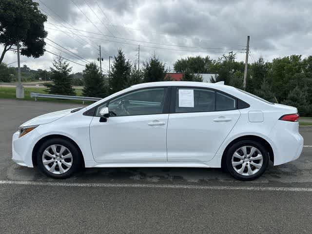 Used 2025 Toyota Corolla LE FWD image 2