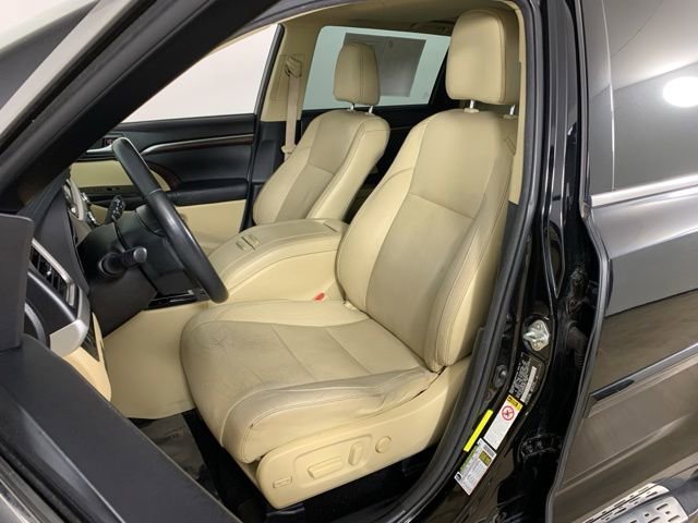 Used 2014 Toyota Highlander Limited image 31