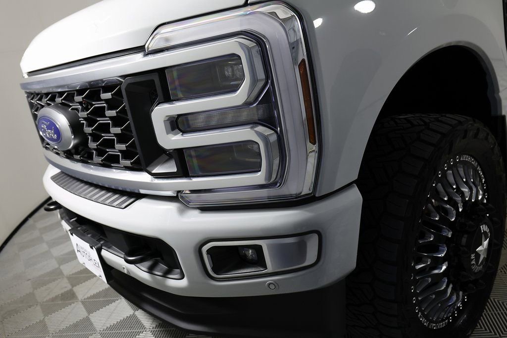 Used 2025 Ford F350 Platinum w/ Platinum Plus Package image 39