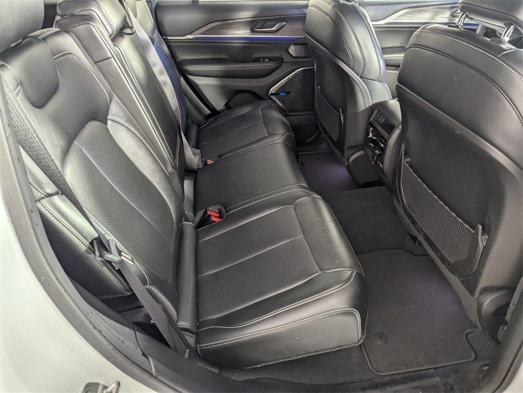 Used 2023 Jeep Grand Cherokee Overland image 29