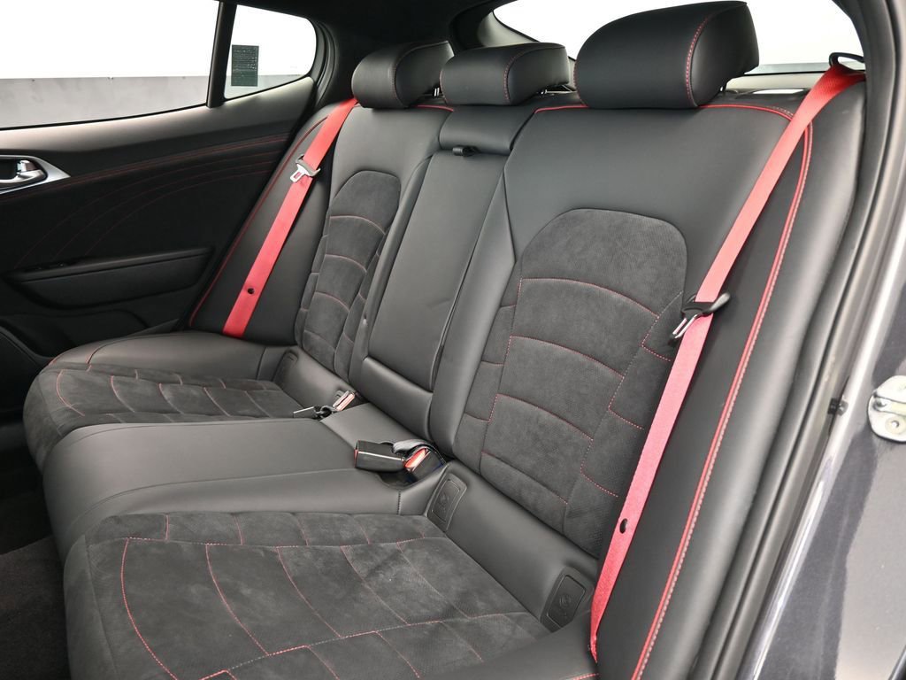 Used 2023 Kia Stinger GT2 image 40