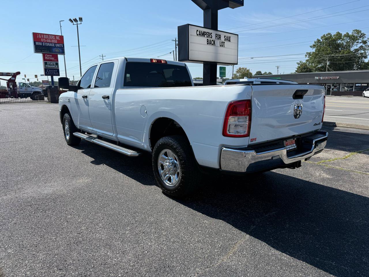 Used 2023 RAM 3500 Tradesman w/ Chrome Appearance Group AWD/4WD image 7