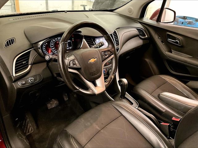 Used 2020 Chevrolet Trax LT w/ LT Convenience Package AWD/4WD image 12